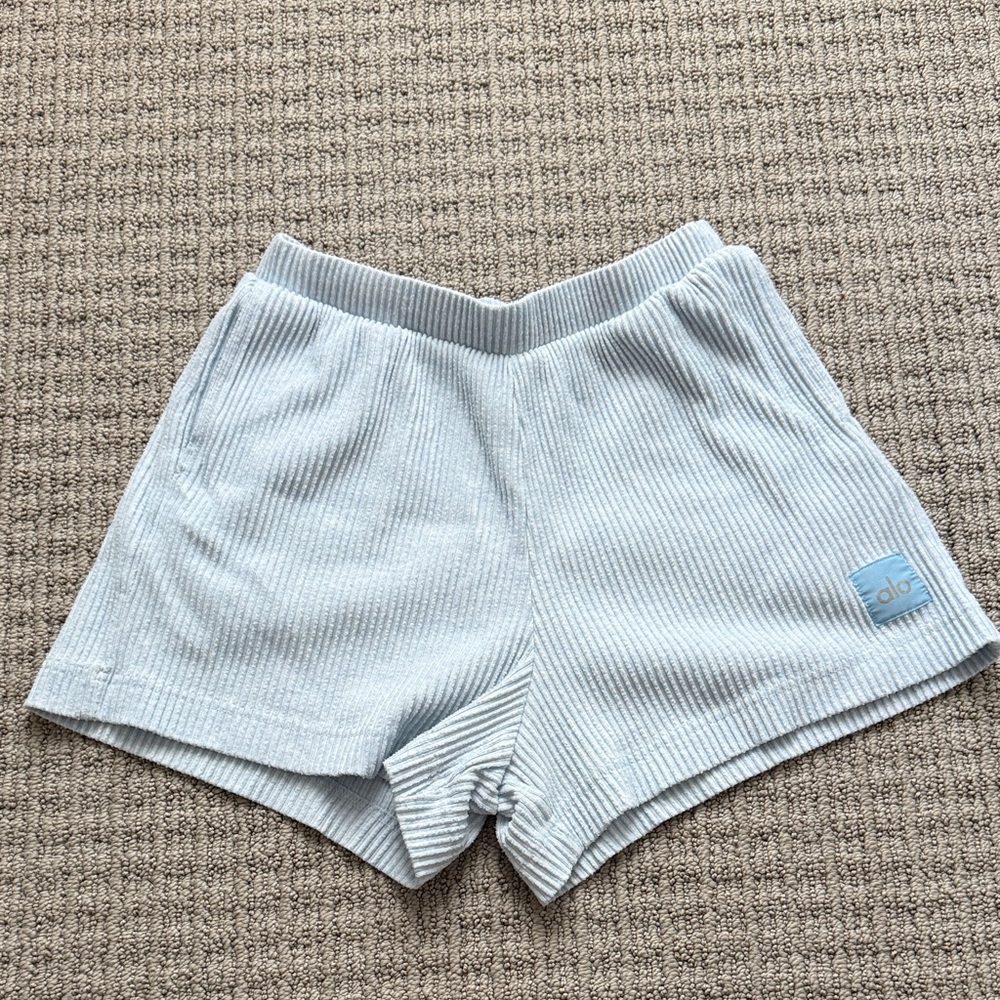 Alo Yoga Muse Shorts